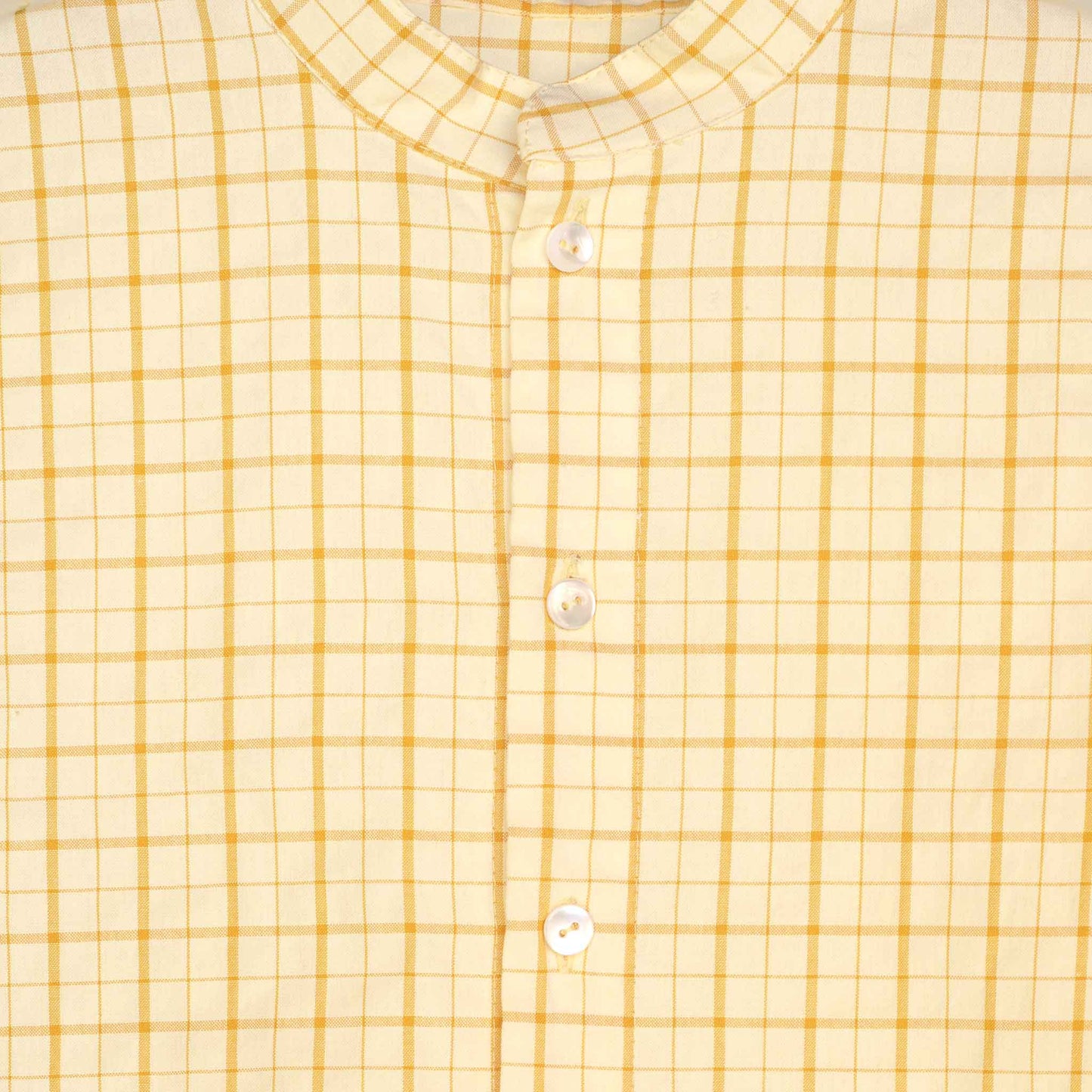 Camicia classica collo coreana fantasia a righe colore giallo mezza manica particolare abbottonatura